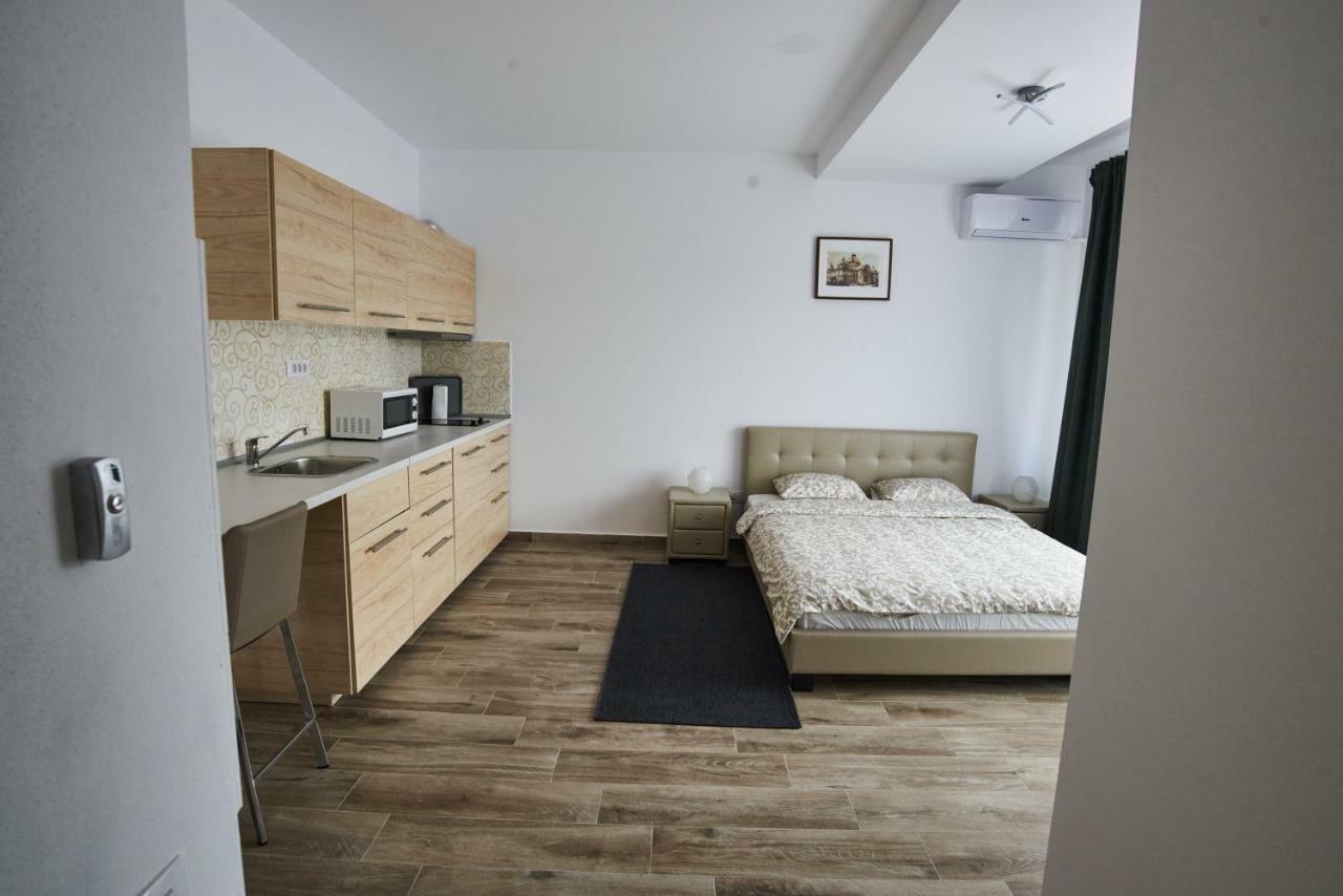 At Central Apartments Bukarest Exterior foto
