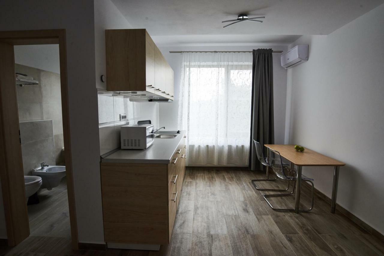 At Central Apartments Bukarest Exterior foto
